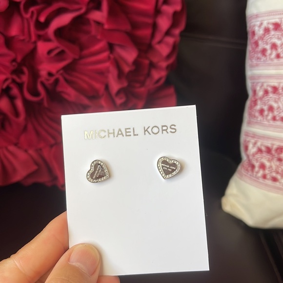 NWT MICHAEL KORS Silver Tone Pave Heart Stud Earrings MKJ3966040 MKJ3966 NEW - Picture 3 of 6